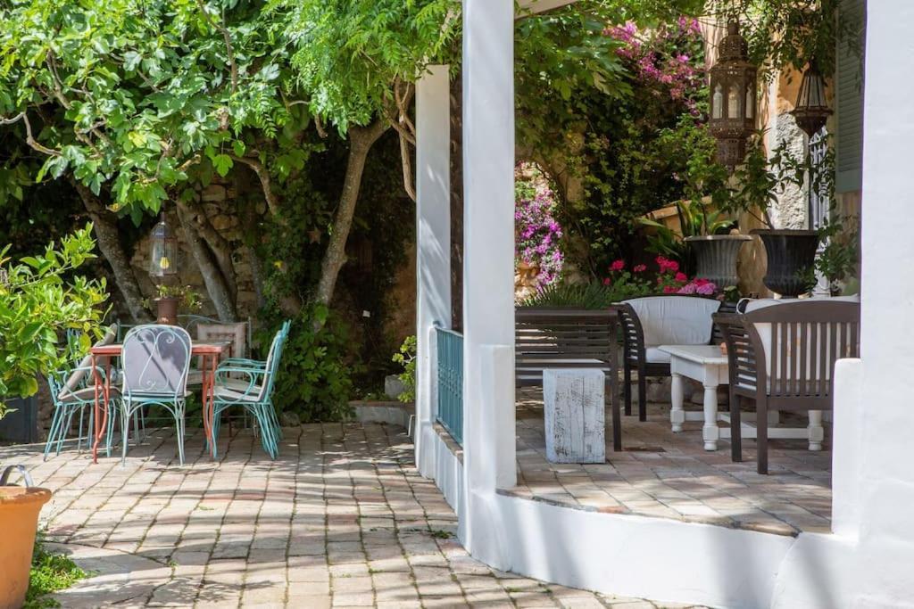 Sitges Hill Retreats-Masia Nur 22 Bedrooms Divided Over 9 Houses For Max 44 Guests Canyelles  Exterior foto